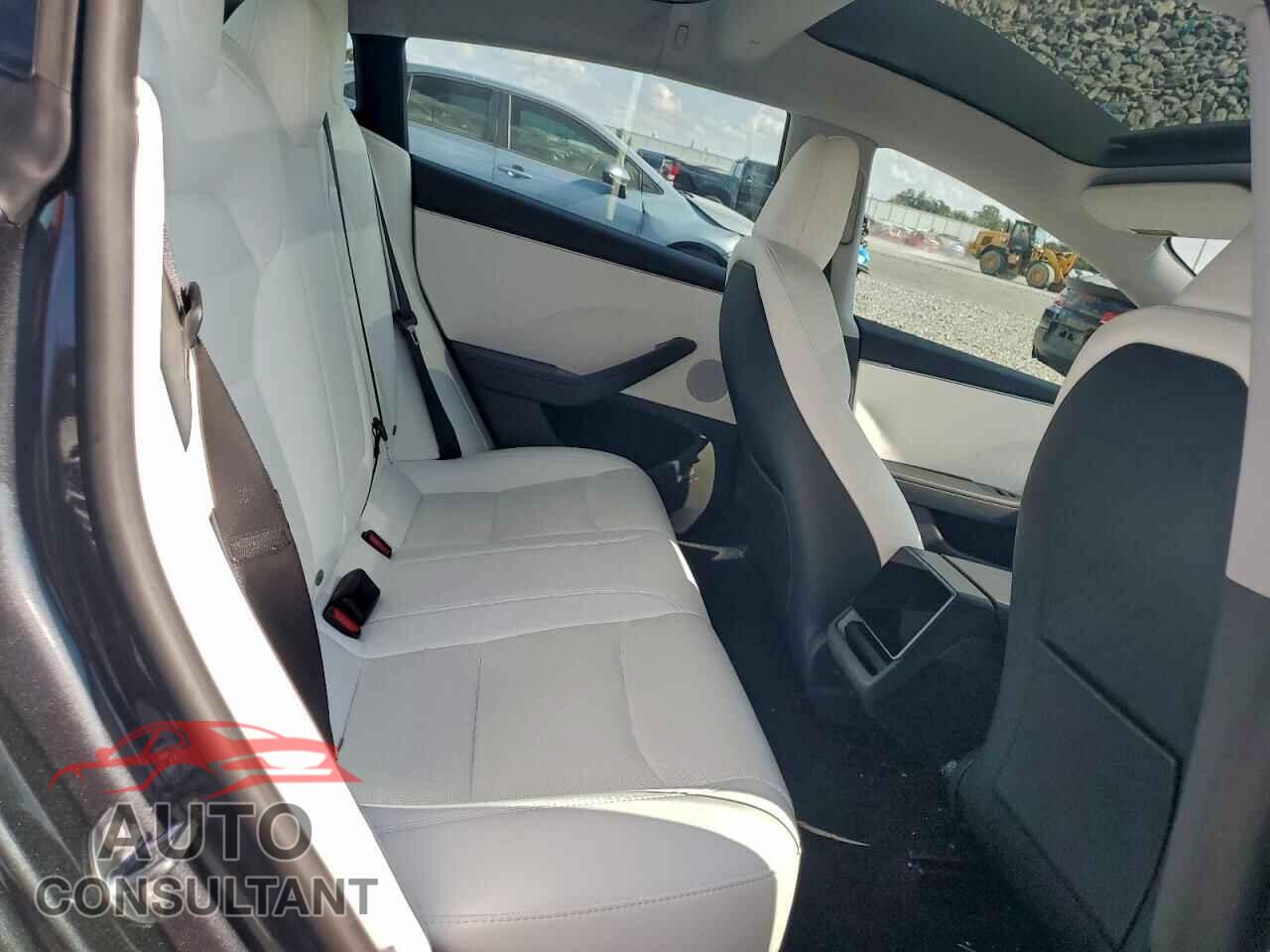 TESLA MODEL 3 2025 - 5YJ3E1EA3SF007650
