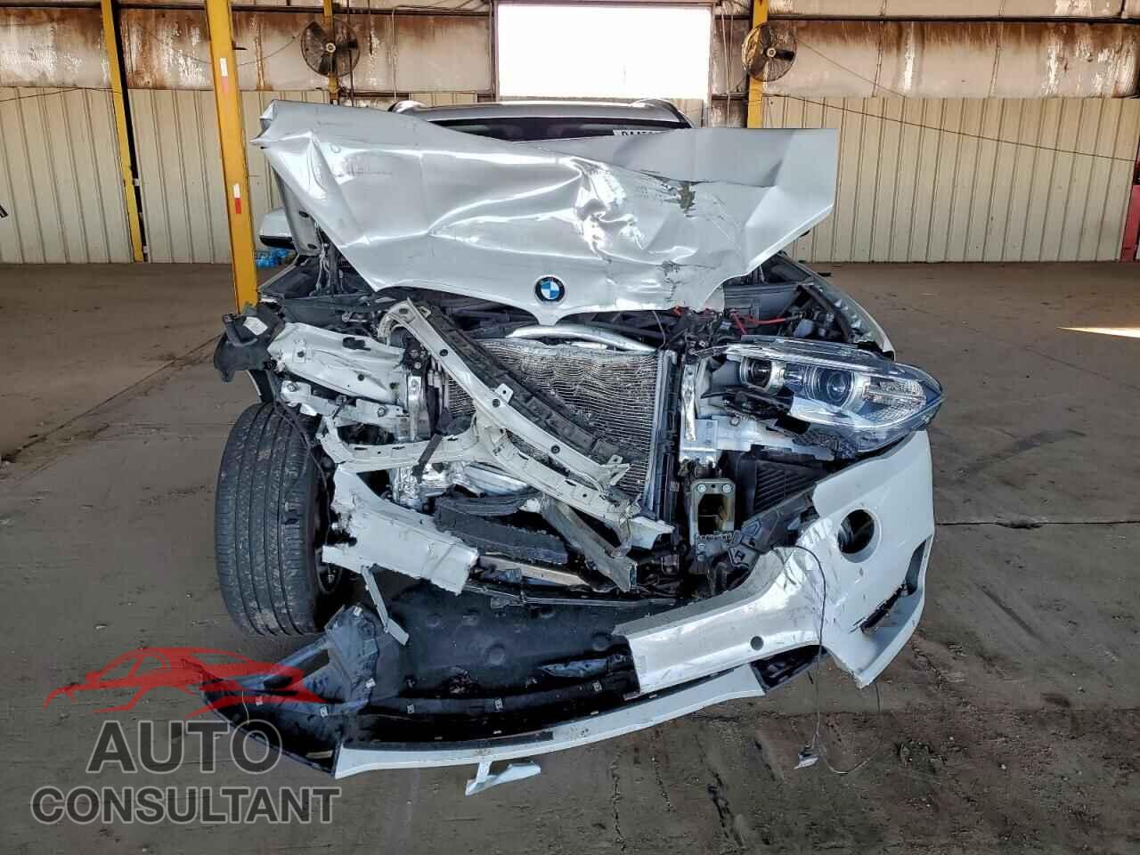 BMW X5 2014 - 5UXKR2C51E0C01111