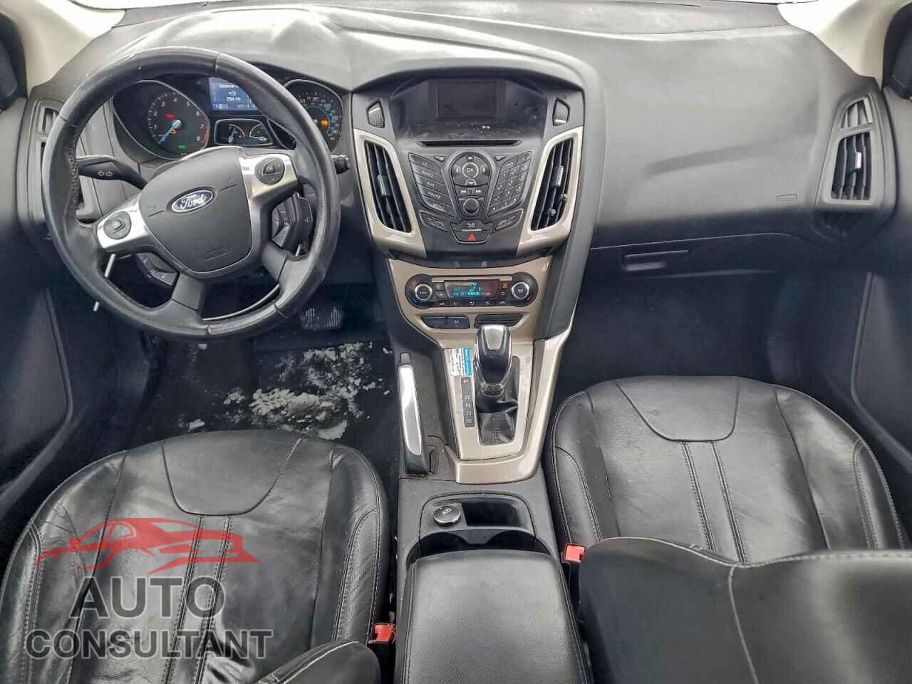 FORD FOCUS 2012 - 1FAHP3M27CL317049