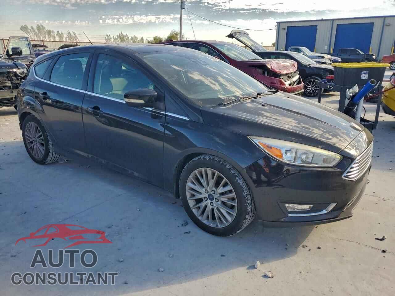 FORD FOCUS 2017 - 1FADP3N28HL275575
