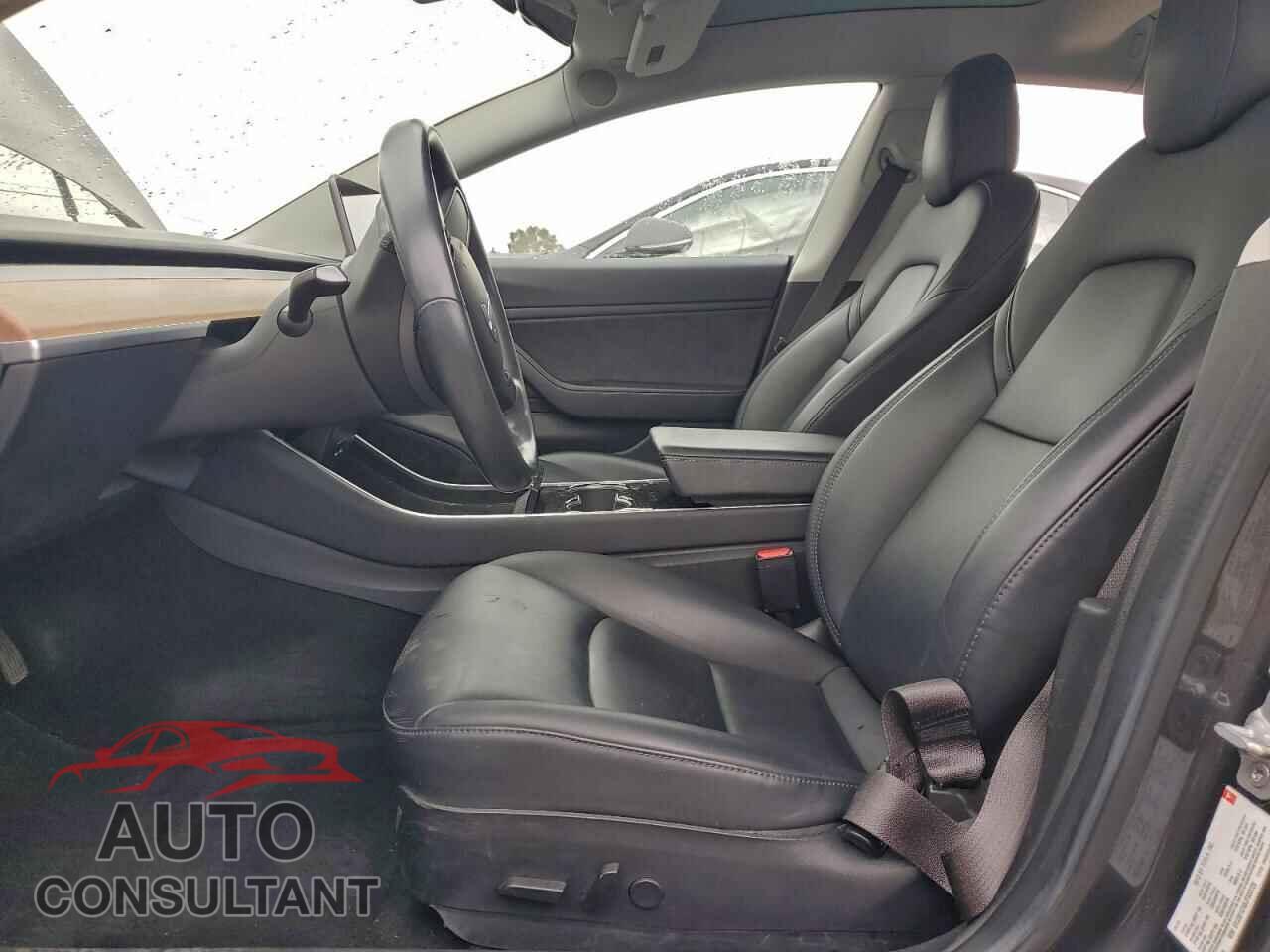 TESLA MODEL 3 2018 - 5YJ3E1EA8JF033725