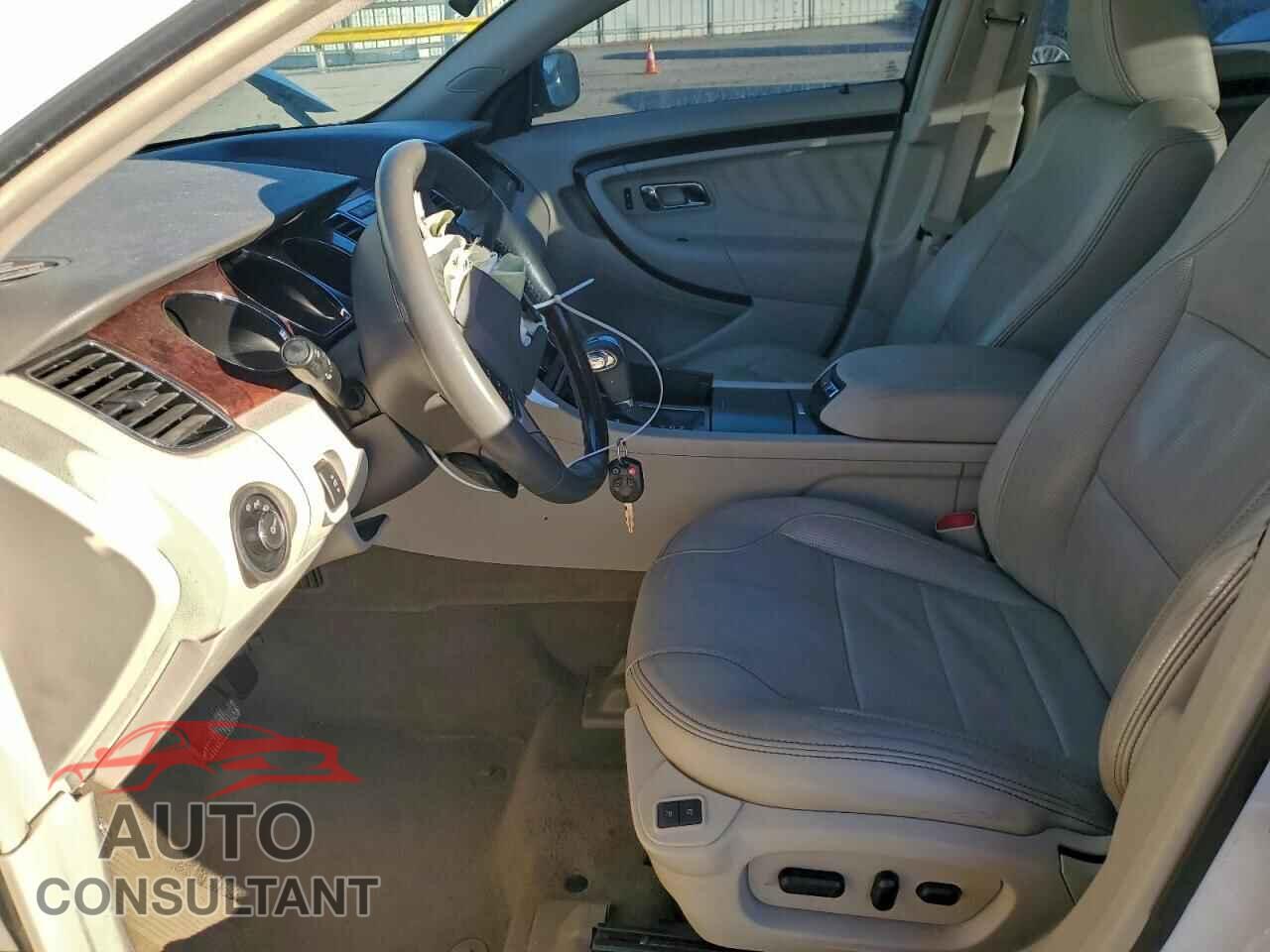 FORD TAURUS 2010 - 1FAHP2FW2AG164659