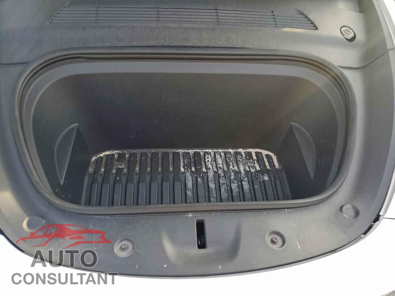 TESLA MODEL Y 2021 - 5YJYGDEFXMF259315