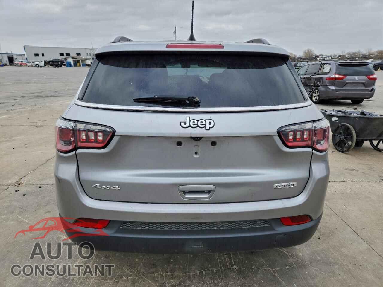 JEEP COMPASS 2018 - 3C4NJDBB0JT282489