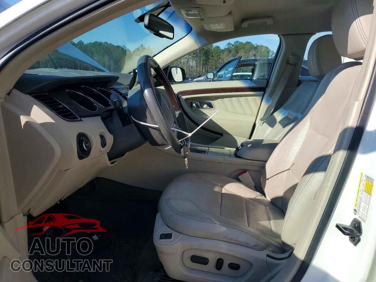 FORD TAURUS 2010 - 1FAHP2FW1AG143673