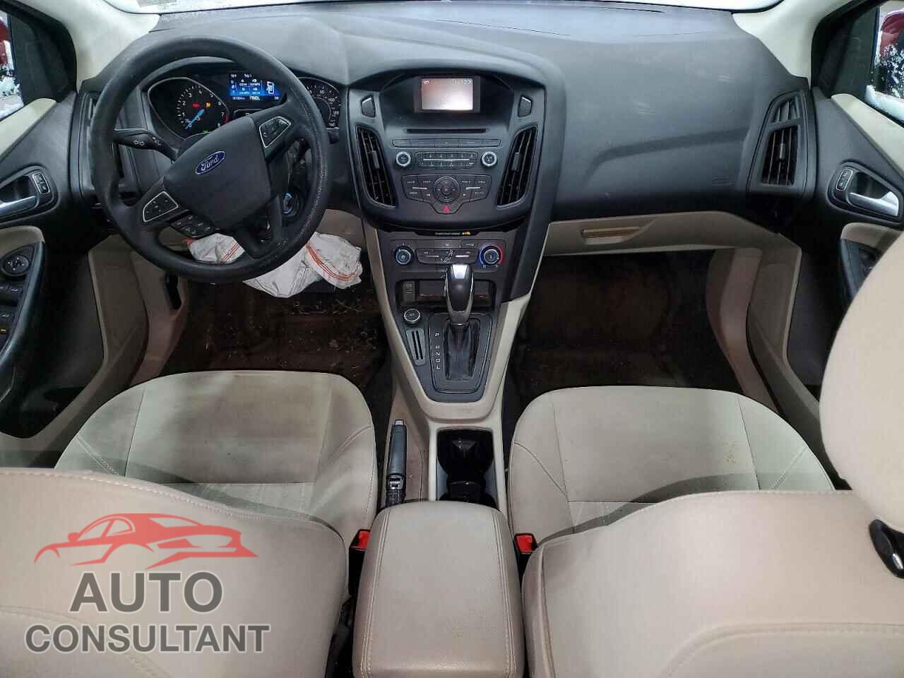 FORD FOCUS 2016 - 1FADP3F27GL296852