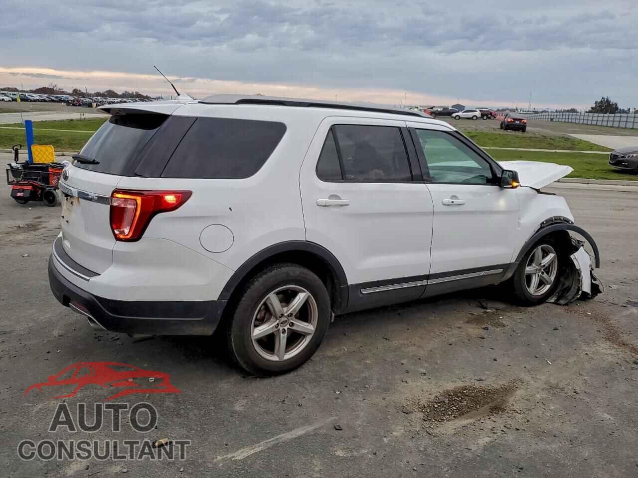 FORD EXPLORER 2018 - 1FM5K7D82JGC55665