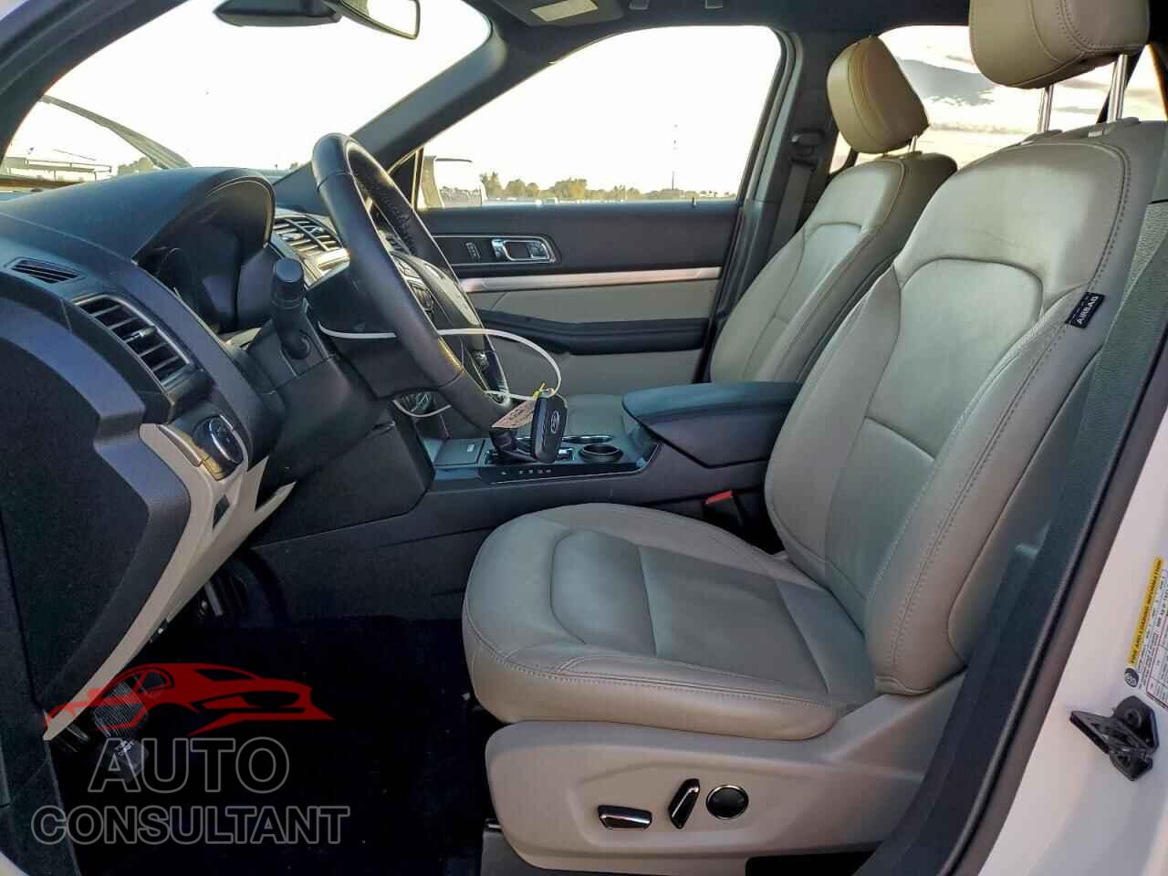 FORD EXPLORER 2018 - 1FM5K7D88JGB75464