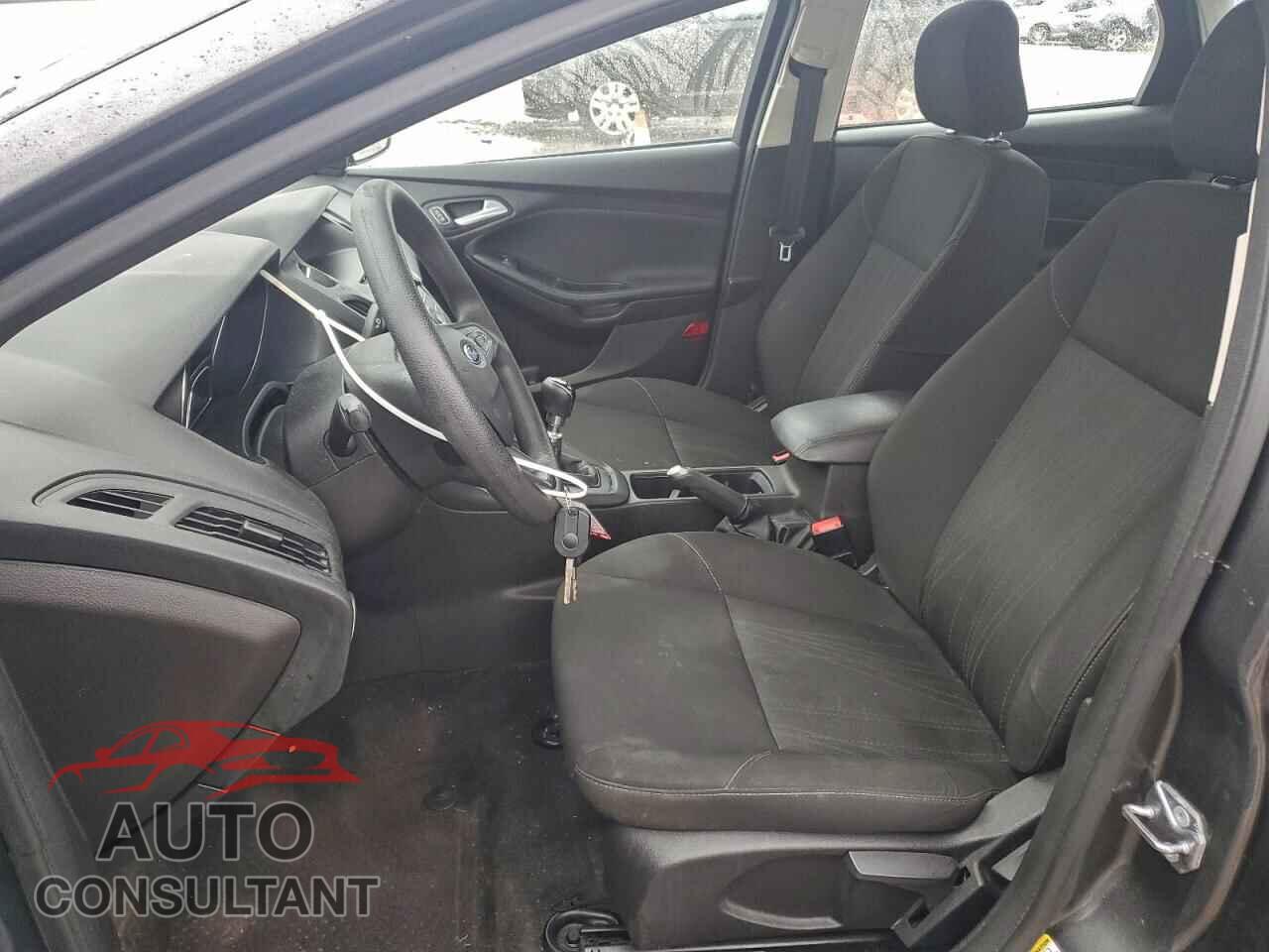 FORD FOCUS 2017 - 1FADP3FE3HL257283
