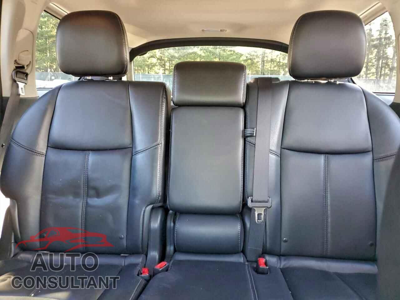 NISSAN PATHFINDER 2013 - 5N1AR2MM9DC640677