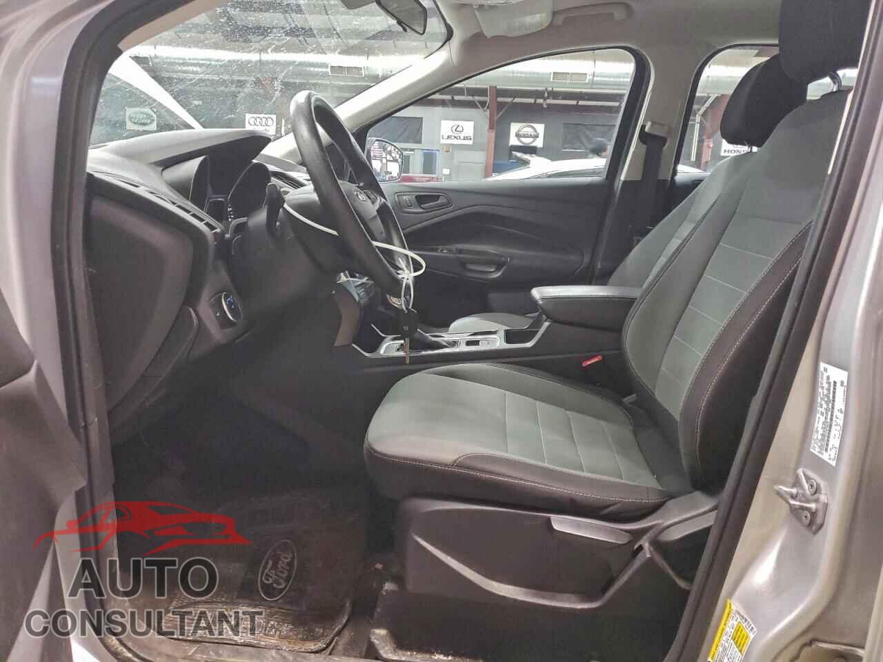 FORD ESCAPE 2017 - 1FMCU0F79HUB70931