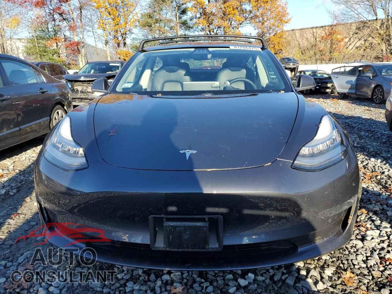 TESLA MODEL 3 2018 - 5YJ3E1EB6JF093219