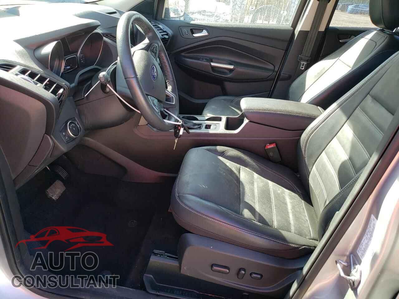 FORD ESCAPE 2018 - 1FMCU9HD0JUC24775