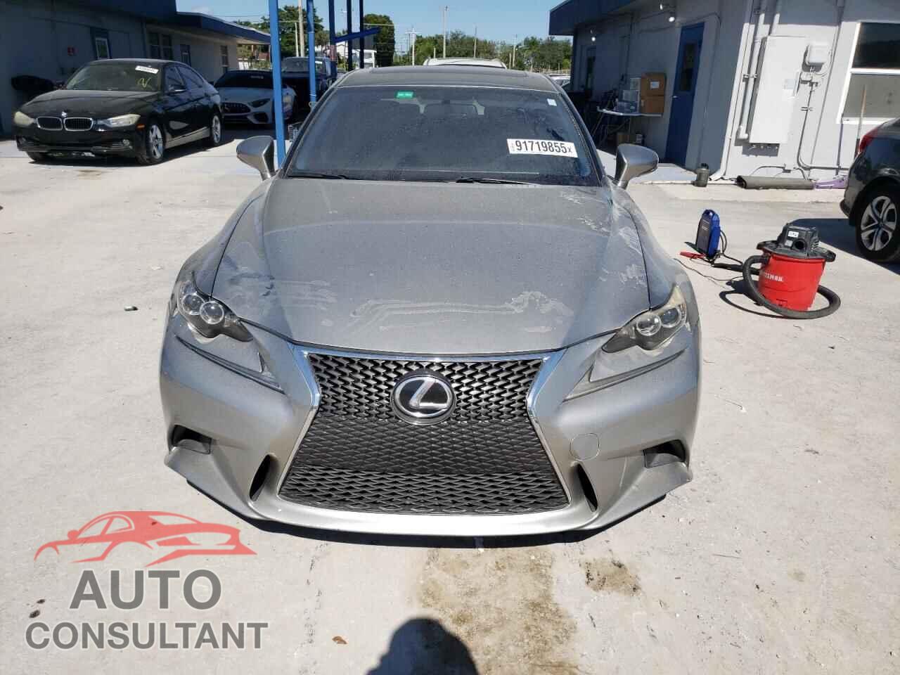 LEXUS IS 2015 - JTHBF1D26F5050596