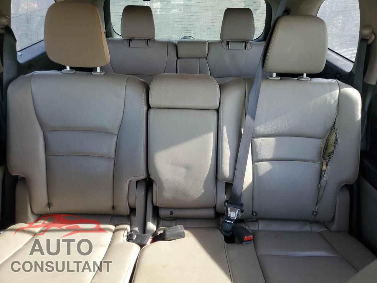 HONDA PILOT 2017 - 5FNYF5H55HB046628