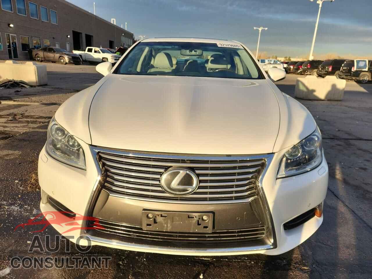 LEXUS LS460 2013 - JTHCL5EF1D5019498