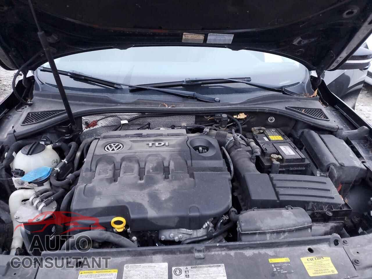 VOLKSWAGEN PASSAT 2015 - 1VWCV7A38FC065408