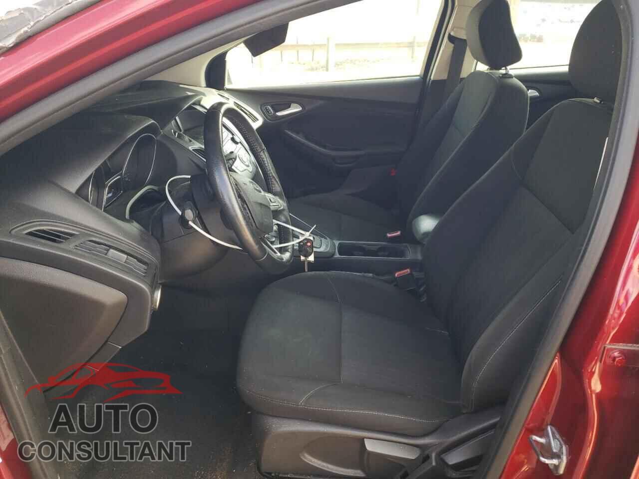 FORD FOCUS 2015 - 1FADP3F22FL311627