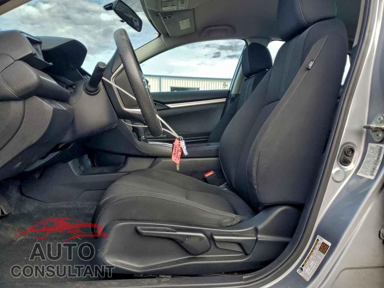 HONDA CIVIC 2018 - 19XFC2F56JE200048