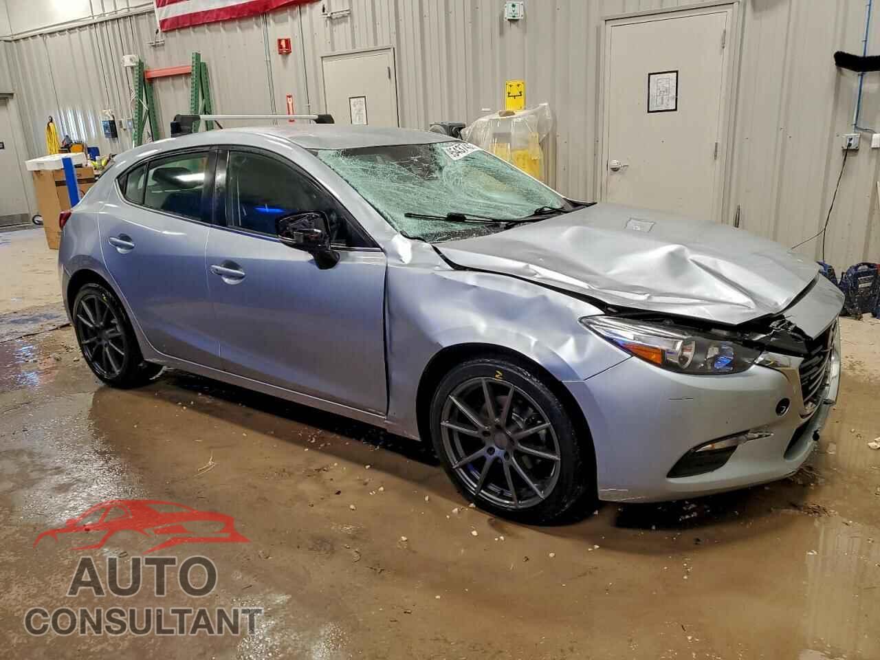 MAZDA 3 2018 - 3MZBN1L34JM267787