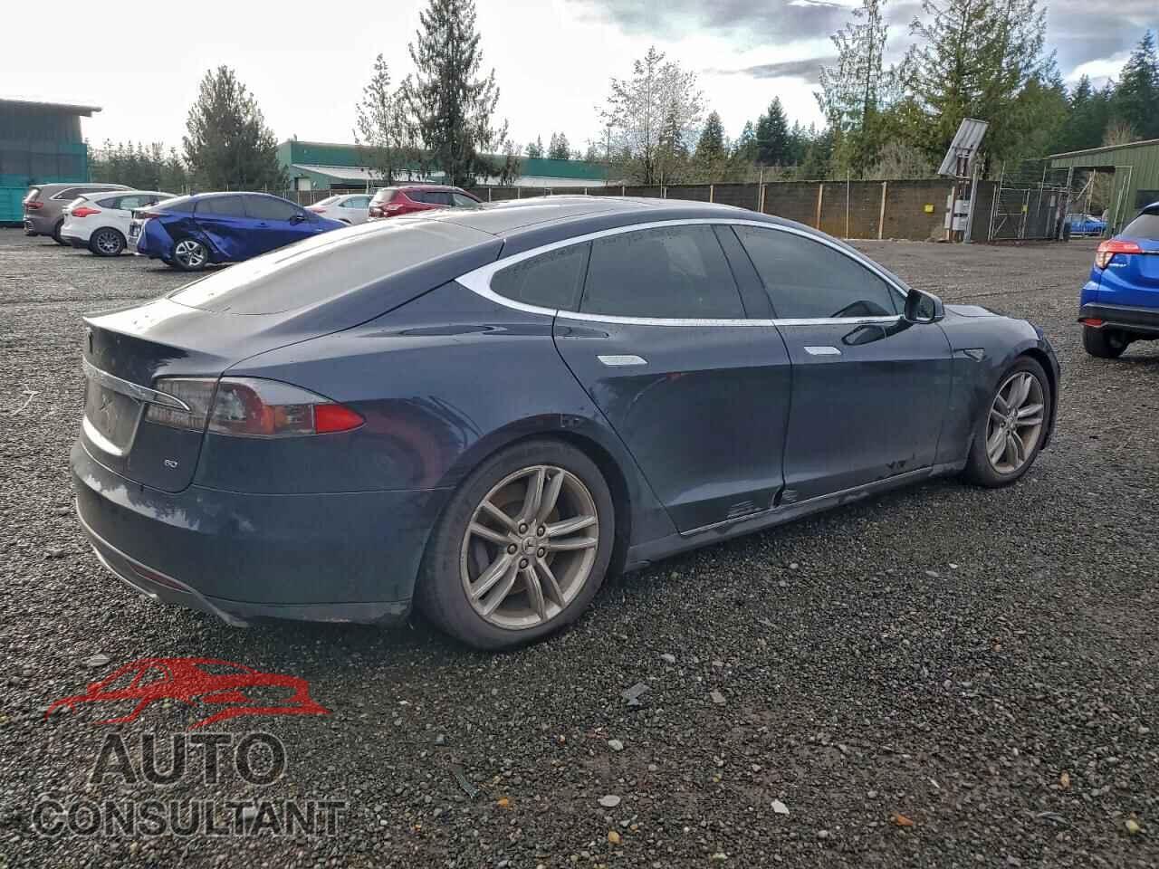 TESLA MODEL S 2013 - 5YJSA1AG7DFP09555