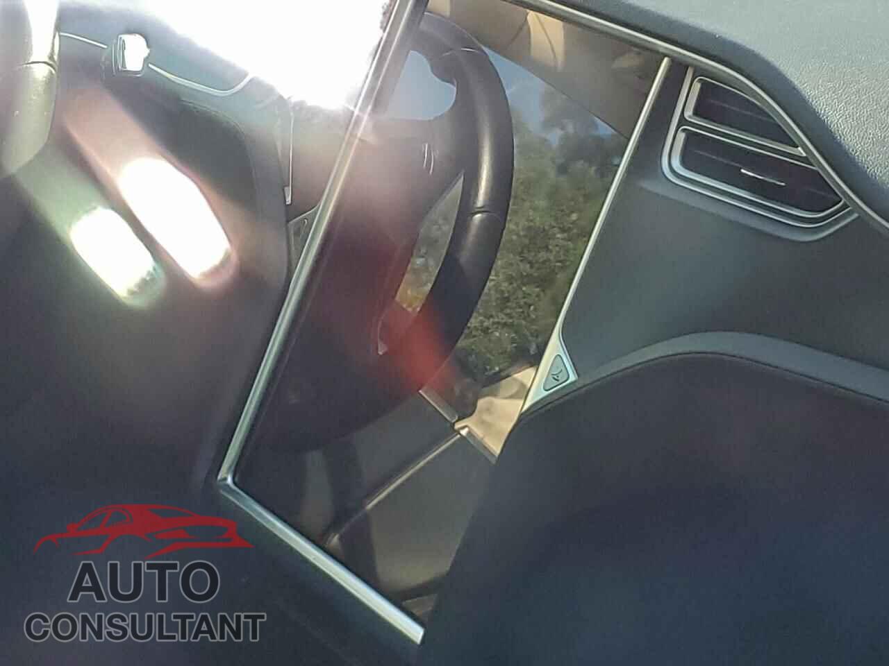 TESLA MODEL S 2014 - 5YJSA1H12EFP44085