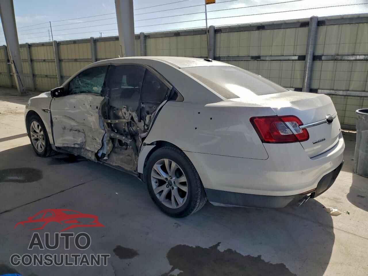 FORD TAURUS 2011 - 1FAHP2EW0BG109727