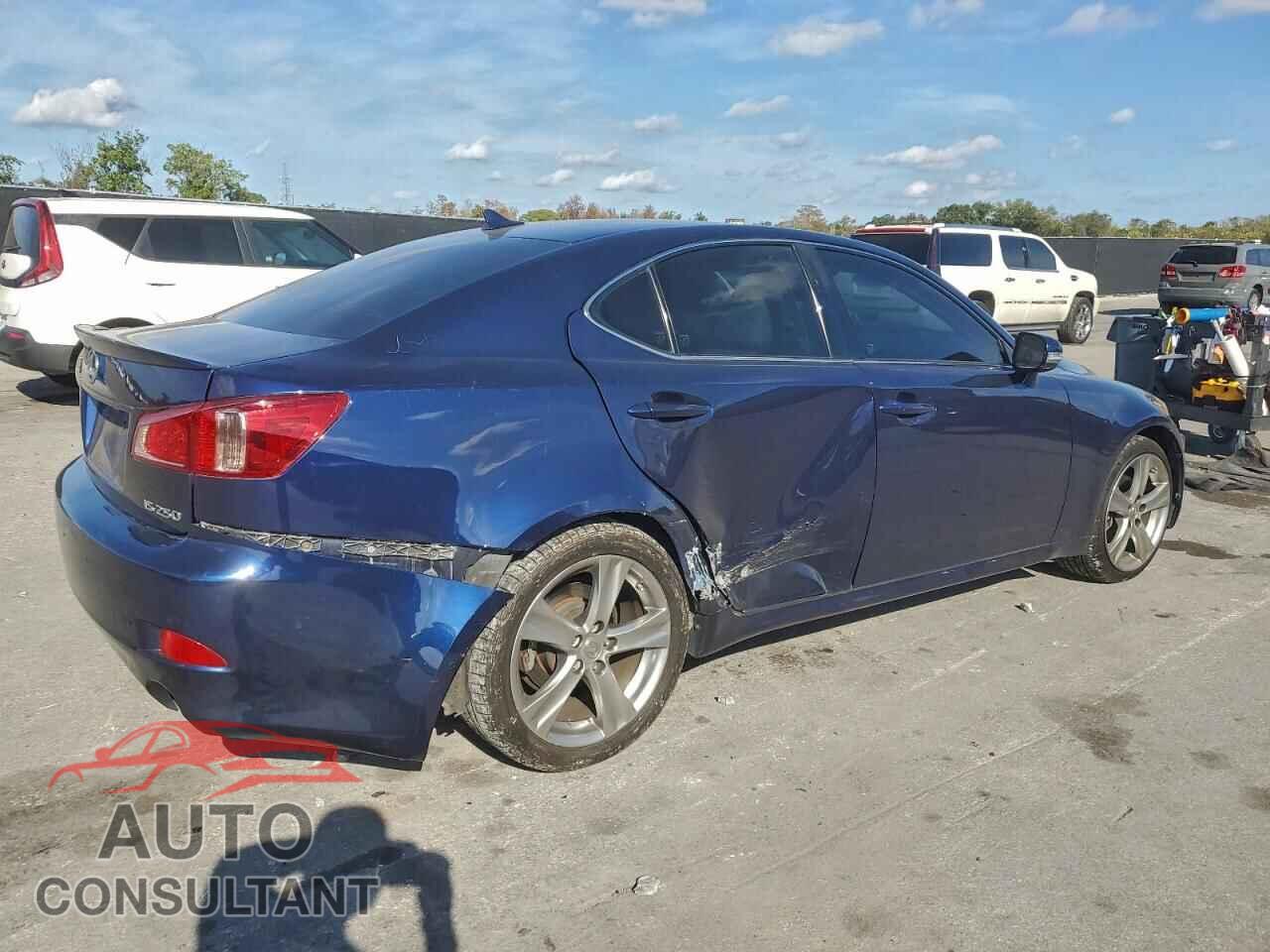 LEXUS IS 2011 - JTHBF5C20B5138837