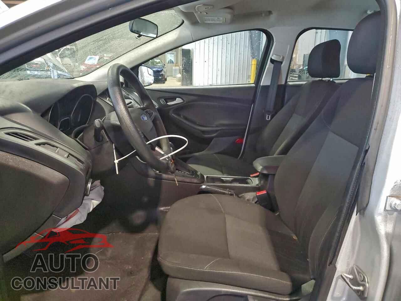 FORD FOCUS 2015 - 1FADP3F24FL338327
