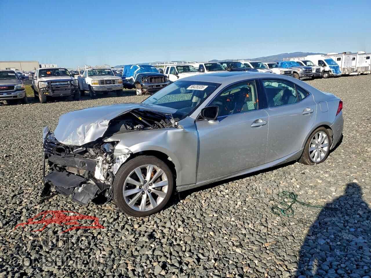 LEXUS IS 2016 - JTHBA1D25G5002118
