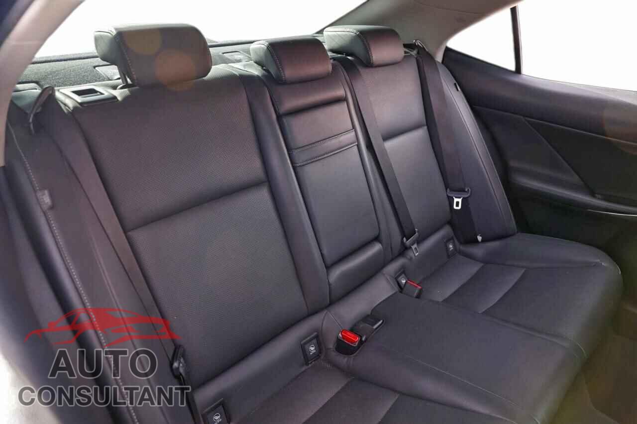 LEXUS IS 2014 - JTHBF1D29E5021074
