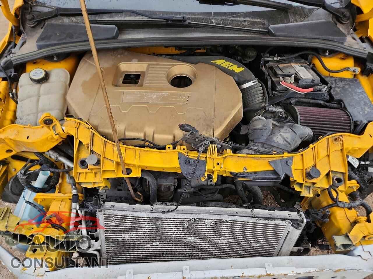 FORD FOCUS 2013 - 1FADP3L93DL201975