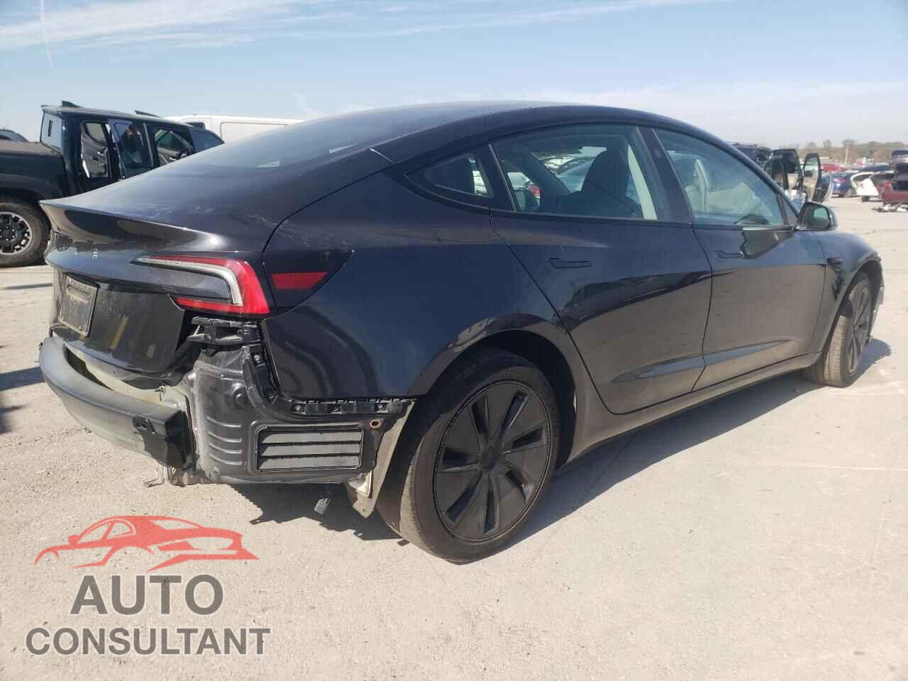 TESLA MODEL 3 2024 - 5YJ3E1EA2RF863340