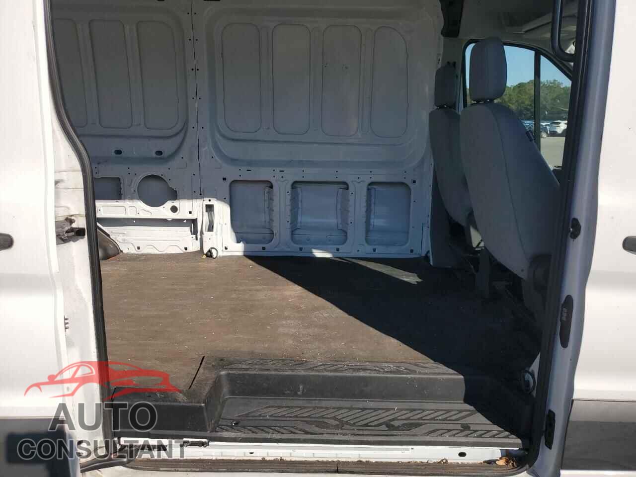 FORD TRANSIT 2019 - 1FTYR2CM1KKA30165