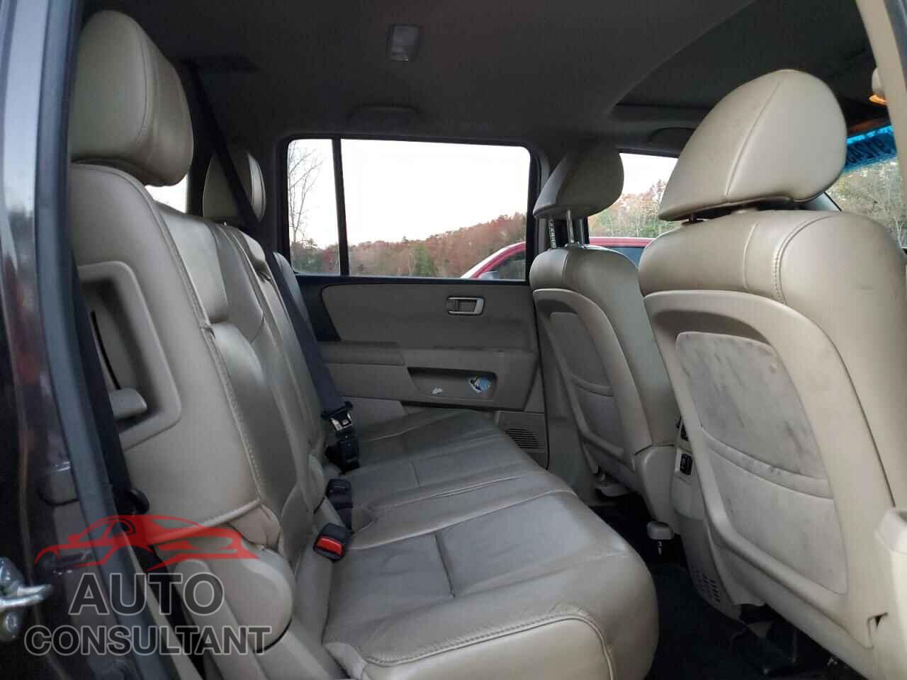 HONDA PILOT 2015 - 5FNYF4H74FB028811
