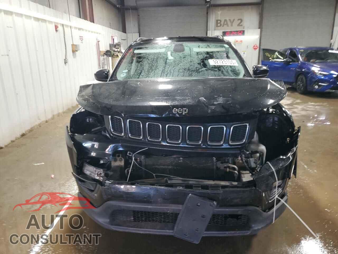 JEEP COMPASS 2017 - 3C4NJDBB7HT692913