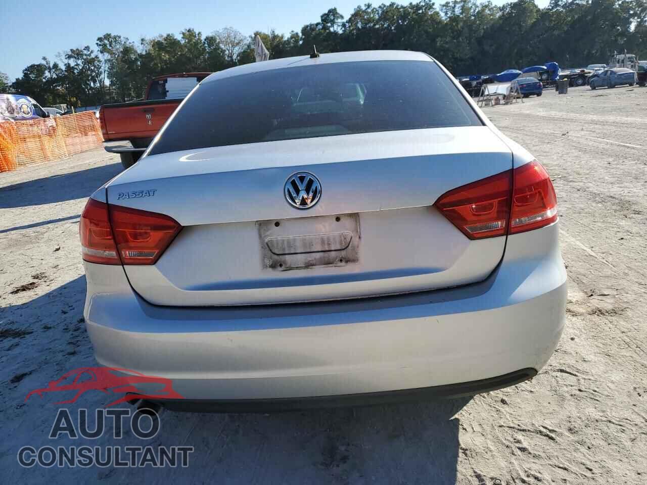 VOLKSWAGEN PASSAT 2014 - 1VWAP7A32EC004507