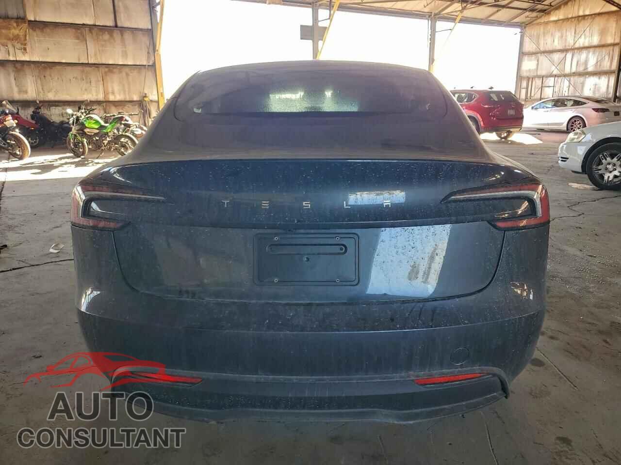 TESLA MODEL 3 2024 - 5YJ3E1EA7RF782348