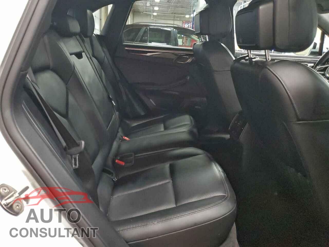 PORSCHE MACAN 2018 - WP1AA2A54JLB10832