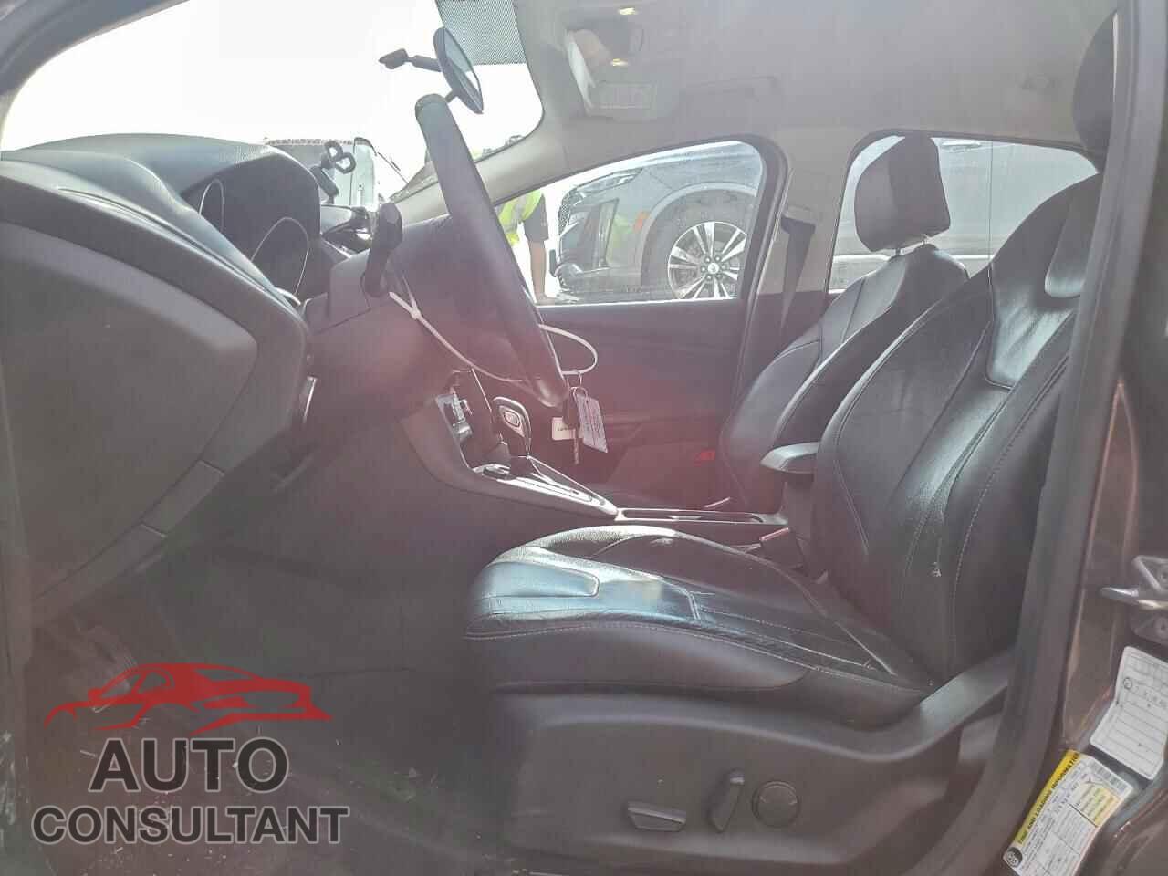FORD FOCUS 2016 - 1FADP3F23GL286142