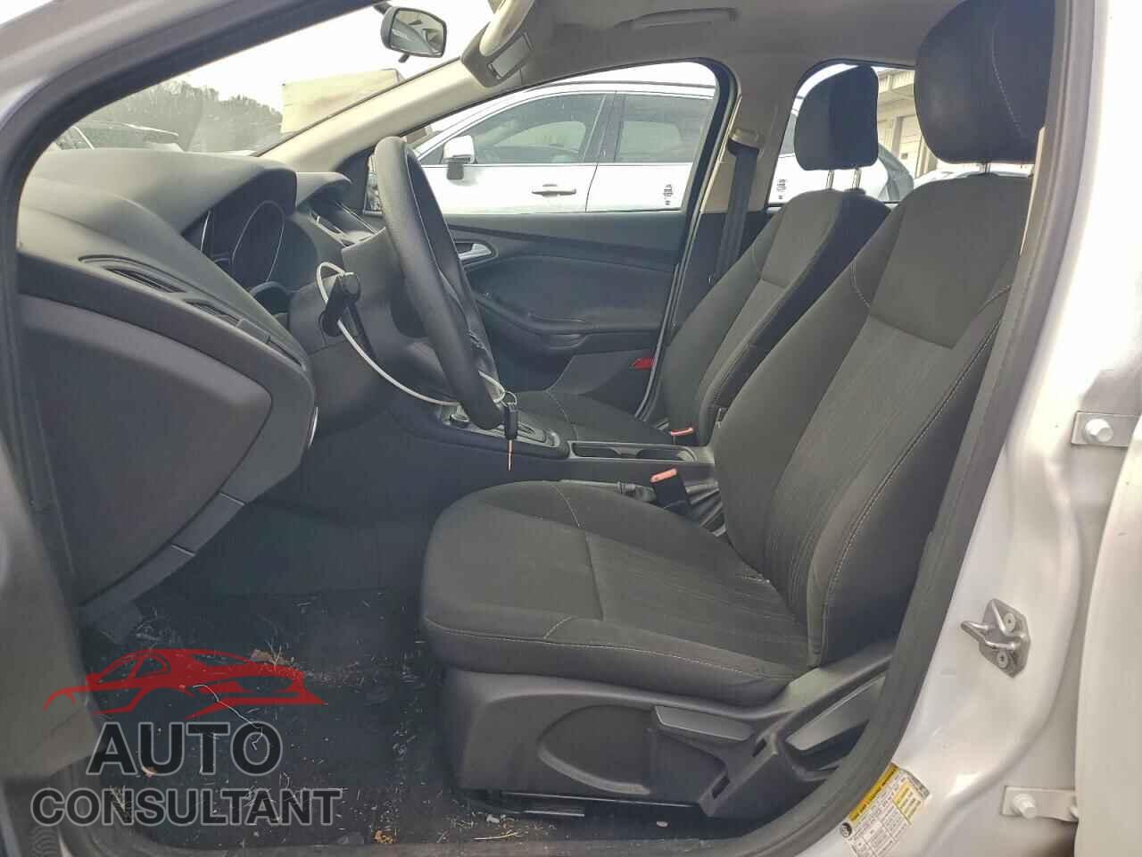 FORD FOCUS 2017 - 1FADP3K28HL296673