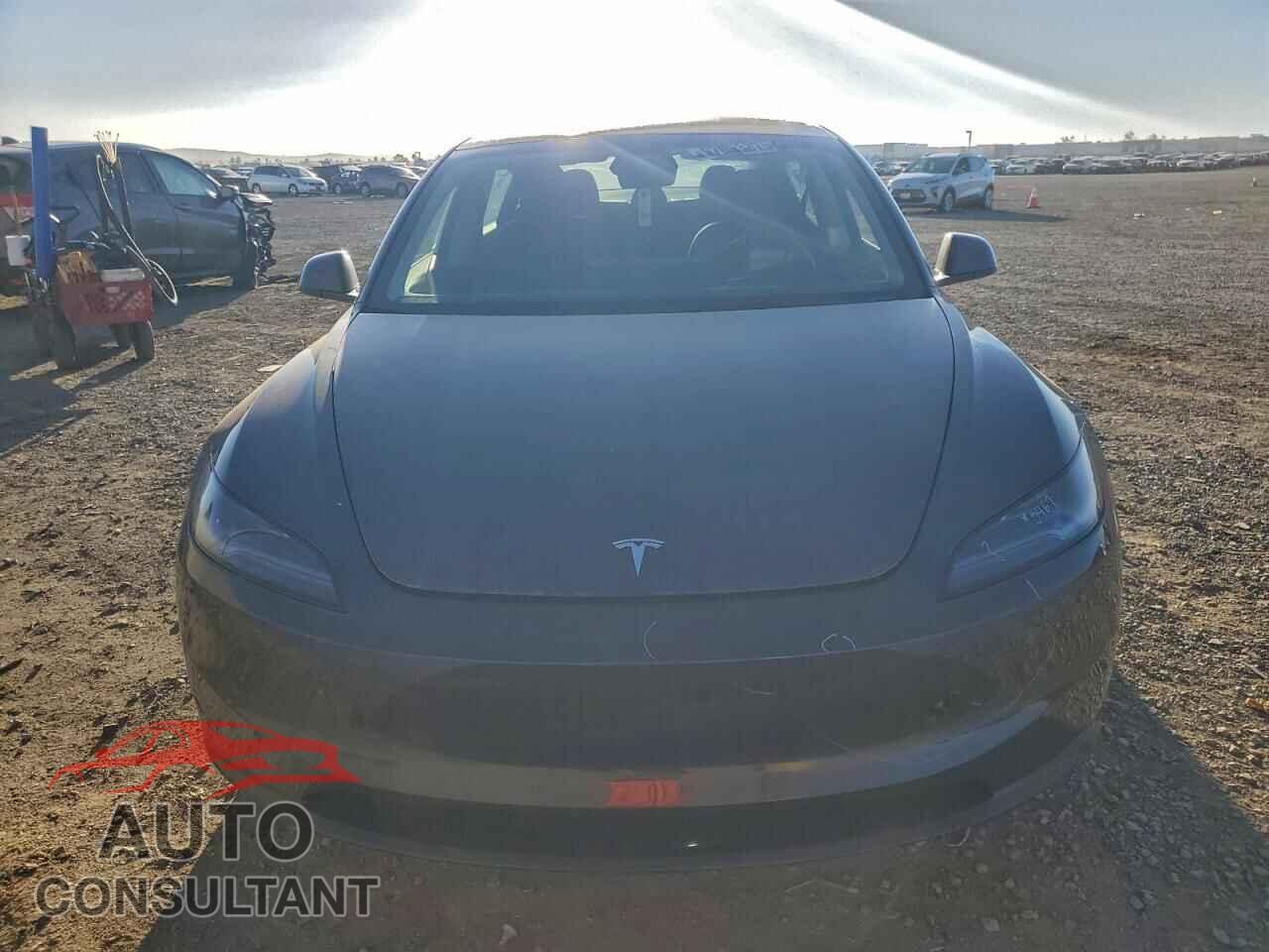 TESLA MODEL 3 2024 - 5YJ3E1EA9RF743339