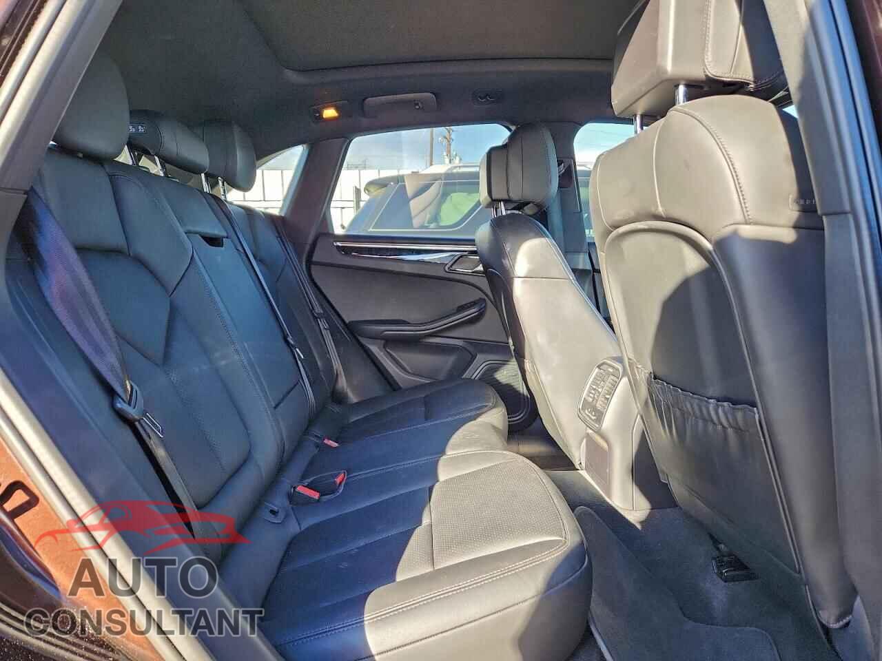 PORSCHE MACAN 2016 - WP1AB2A5XGLB45283