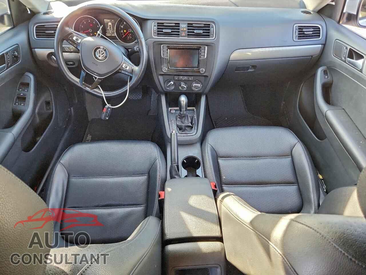 VOLKSWAGEN JETTA 2017 - 3VWDB7AJ7HM308266
