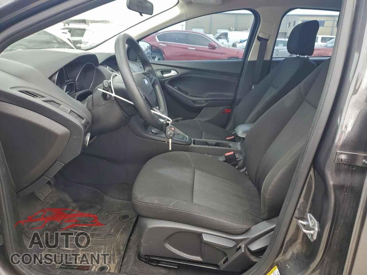 FORD FOCUS 2017 - 1FADP3F23HL324874