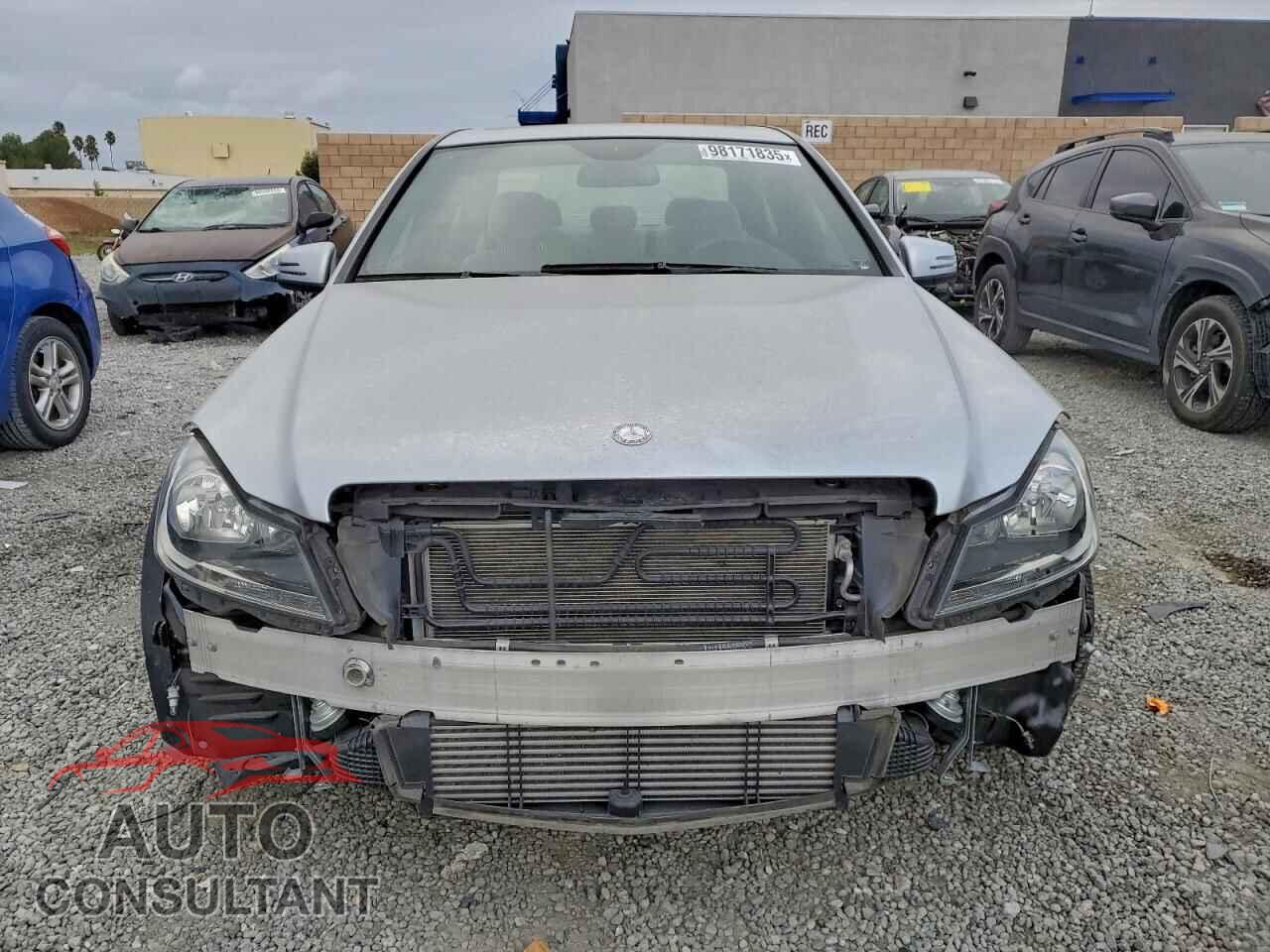 MERCEDES-BENZ C-CLASS 2013 - WDDGF4HB2DG092547