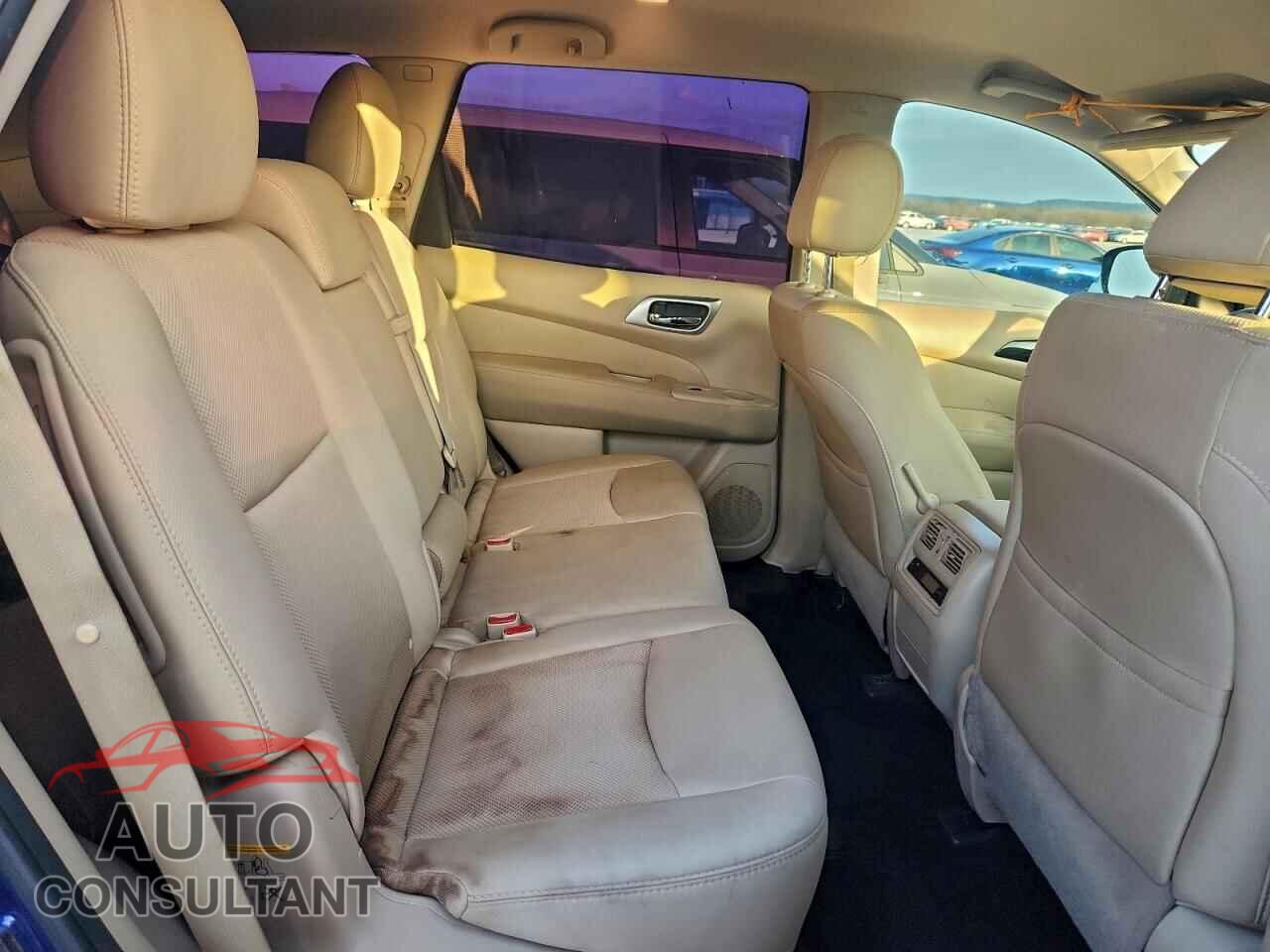 NISSAN PATHFINDER 2017 - 5N1DR2MN6HC690545