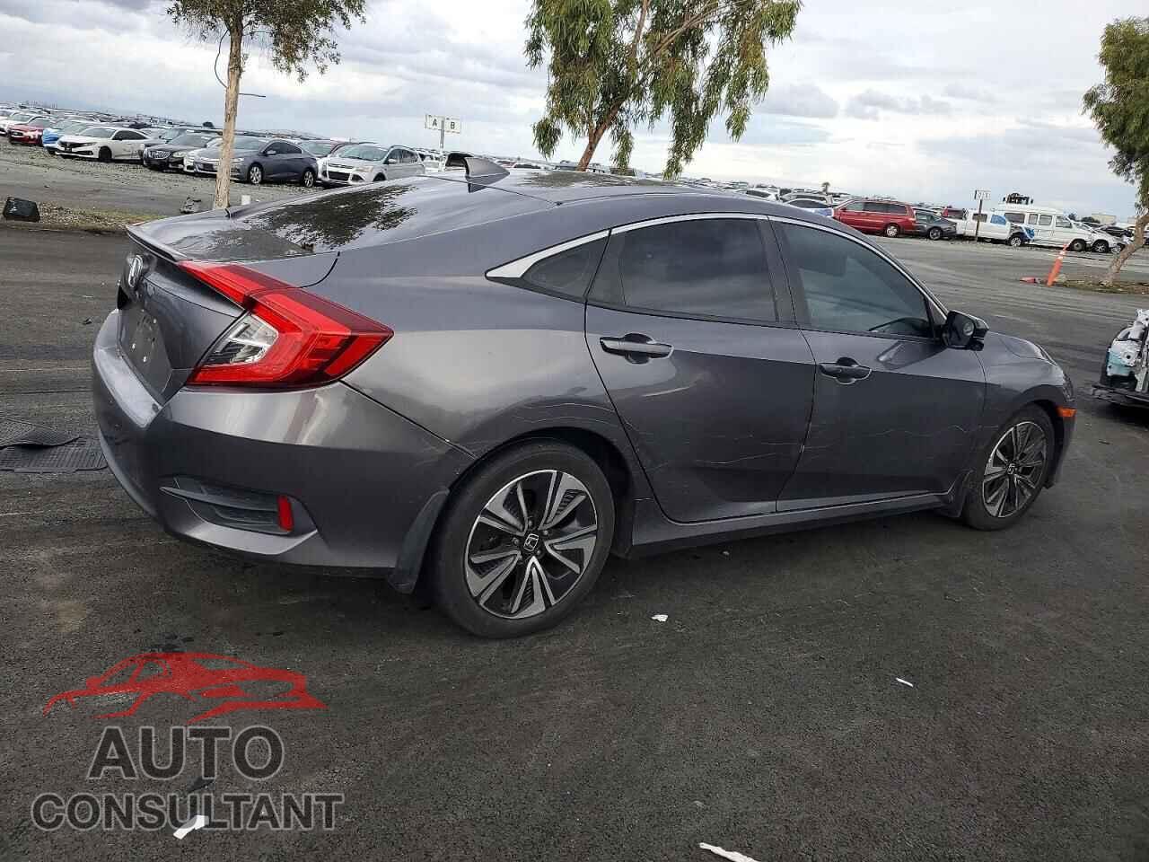 HONDA CIVIC 2018 - JHMFC1F33JX028505