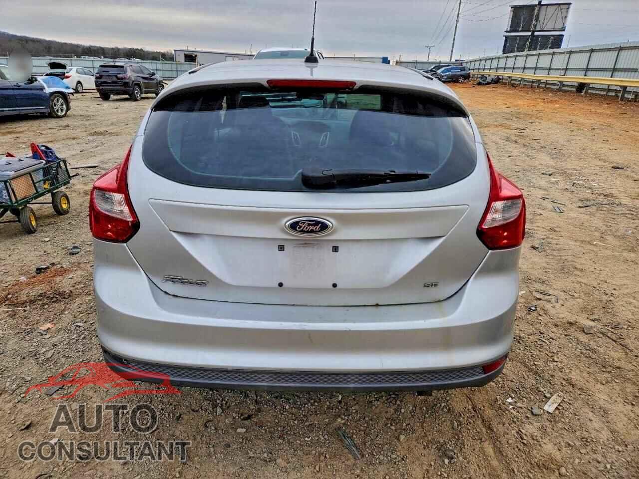 FORD FOCUS 2014 - 1FADP3K26EL319413