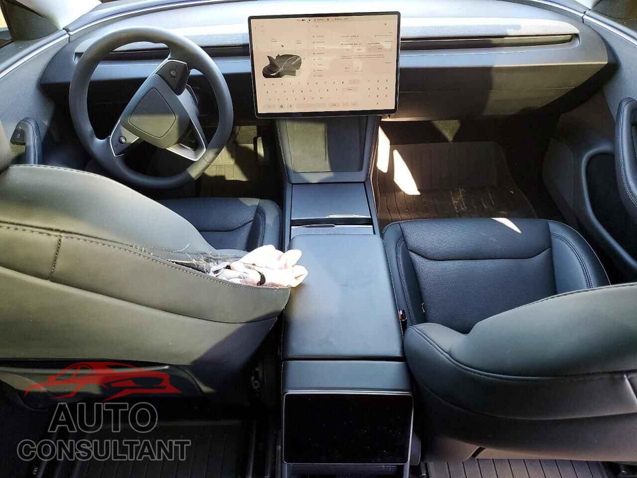 TESLA MODEL 3 2025 - 5YJ3E1EA5SF040830